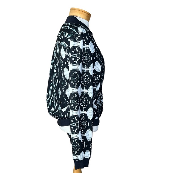 WII By Walter Baker Reptile Print Bomber Zip Front Jacket Small EUC - Picture 7 of 13